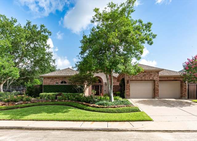 Property at 15503 Greens Cove Way, Houston, TX 77059, 3 beds, 2.5 baths