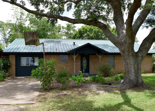 Property at 2157 County Road 110, Bay City, TX 77414, 3 beds, 1.5 baths