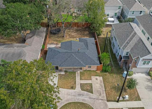 Property at 5609 Newcastle St, Bellaire, TX 77401