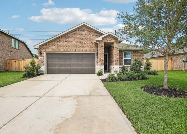 Property at 5030 Magnolia Springs Dr, Pearland, TX 77584, 3 beds, 2 baths