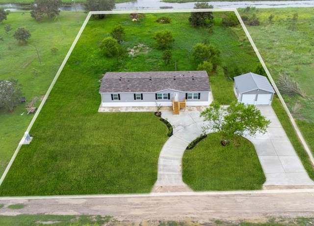 Property at 8916 FM 646 Rd S, Santa Fe, TX 77510, 4 beds, 2 baths