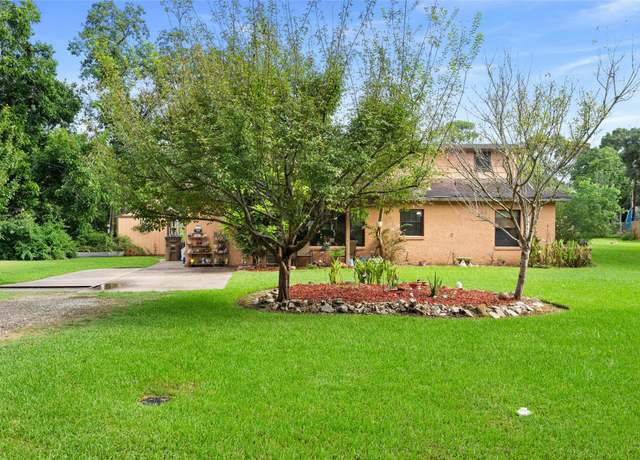 Property at 5047 Winding Way, Dickinson, TX 77539, 4 beds, 2 baths