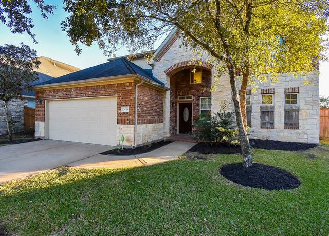 Property at 28015 Silverstream Ct, Fulshear, TX 77441, 5 beds, 3.5 baths