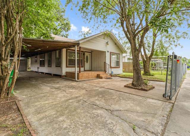 Property at 310 W Republic Ave, Baytown, TX 77520, 3 beds, 1 bath