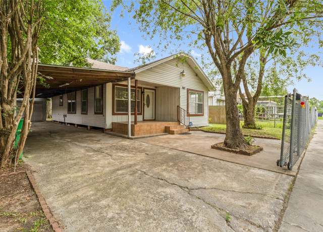 Property at 310 W Republic Ave, Baytown, TX 77520, 3 beds, 1 bath