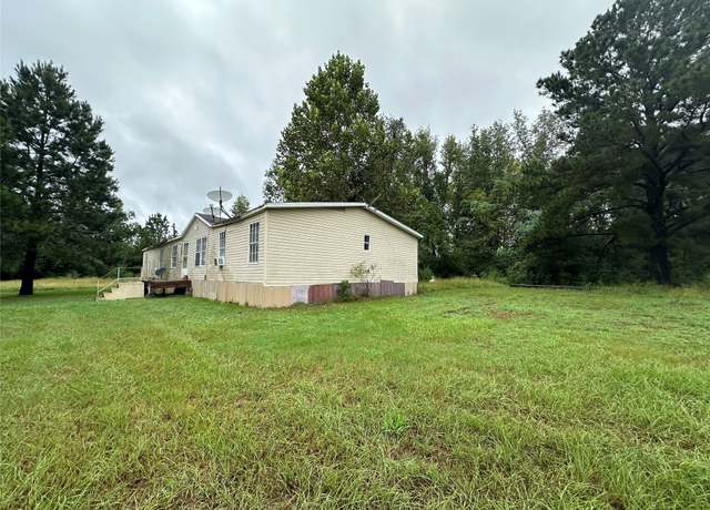 Property at 880 Loggins Rd, Bronson, TX 75930, 5 beds, 3 baths