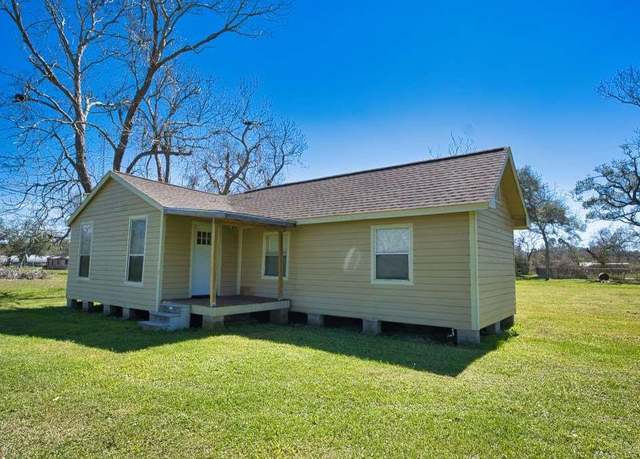 Property at 6531 Live Oak Dr, Jones Creek, TX 77541, 2 beds, 1 bath