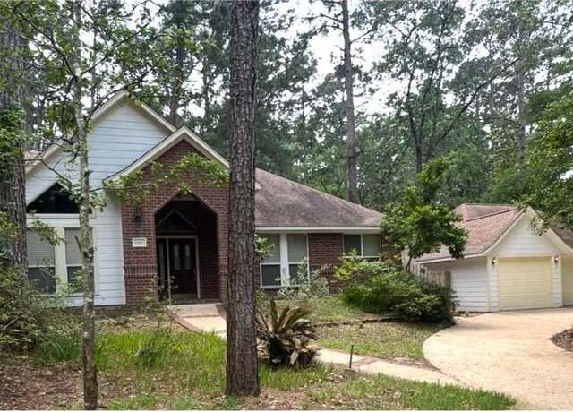 Property at 1967 Greentree Dr, Huntsville, TX 77340, 3 beds, 2 baths