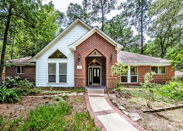 Property at 1967 Greentree Dr, Huntsville, TX 77340, 3 beds, 2 baths