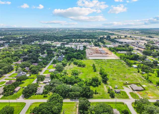 Property at 2925 West St, Rosenberg, TX 77479