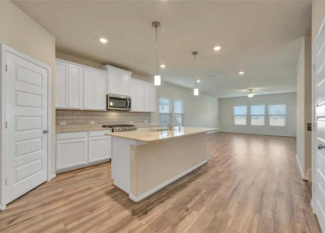 Property at 17865 Stone Terrace Ln, Montgomery, TX 77316, 4 beds, 2 baths