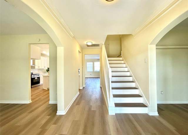 Property at 16642 Village View Trl, Sugar Land, TX 77498, 4 beds, 3 baths