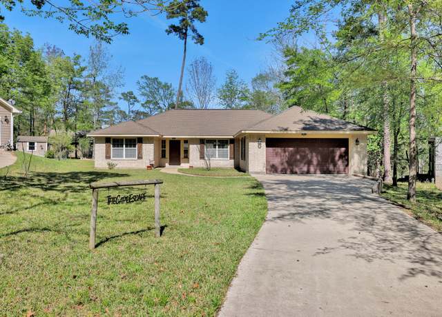 Property at 10 Twinstone Ct, Coldspring, TX 77331, 3 beds, 2 baths