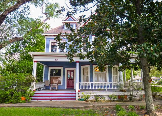 Property at 806 Austin St, Richmond, TX 77469, 4 beds, 2.5 baths