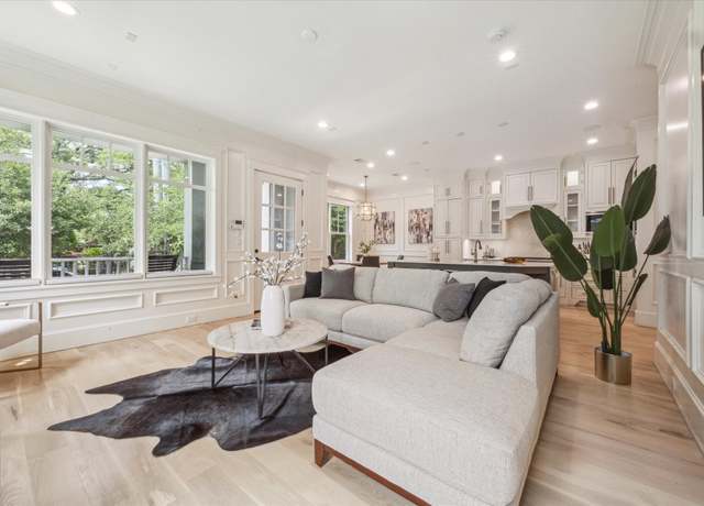 Property at 432 Marshall St, Houston, TX 77006, 4 beds, 3.5 baths