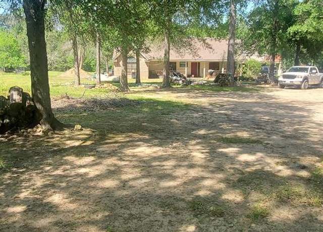 Property at 12110 Hillcrest Dr, Pinehurst, TX 77362, 4 beds, 4.5 baths