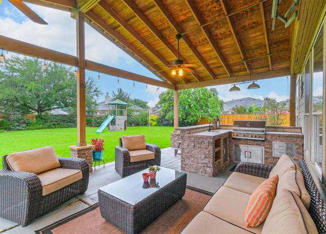 Property at 703 Rock Creek Ct, Rosenberg, TX 77469, 4 beds, 2.5 baths