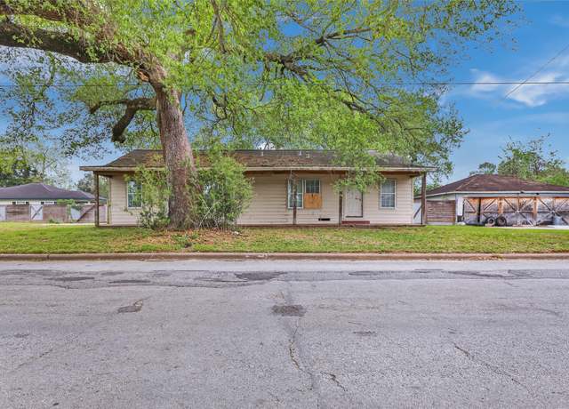 Property at 1708 N San Jacinto St #1710, Liberty, TX 77575, 4 beds, 2 baths