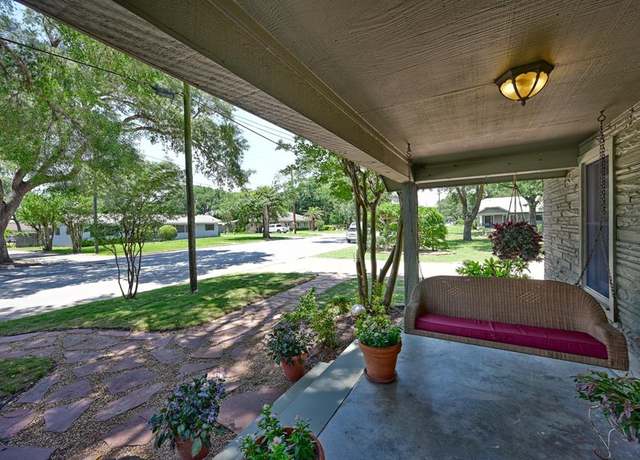 Property at 1026 Atchison St, Sealy, TX 77474, 3 beds, 2 baths
