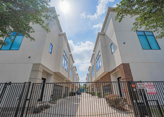 Property at 72 N Hutcheson St, Houston, TX 77003, 2 beds, 2.5 baths