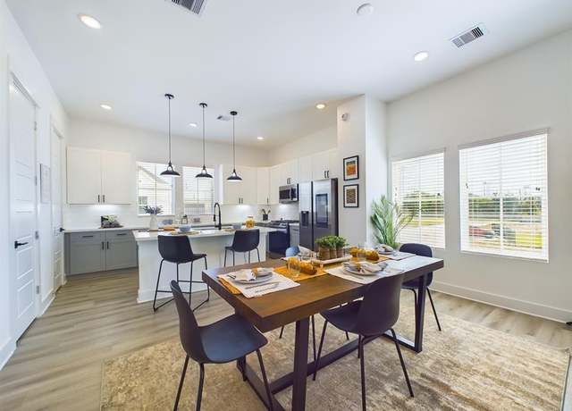 Property at 8315 Springwood Creek Ln, Houston, TX 77055, 3 beds, 2.5 baths