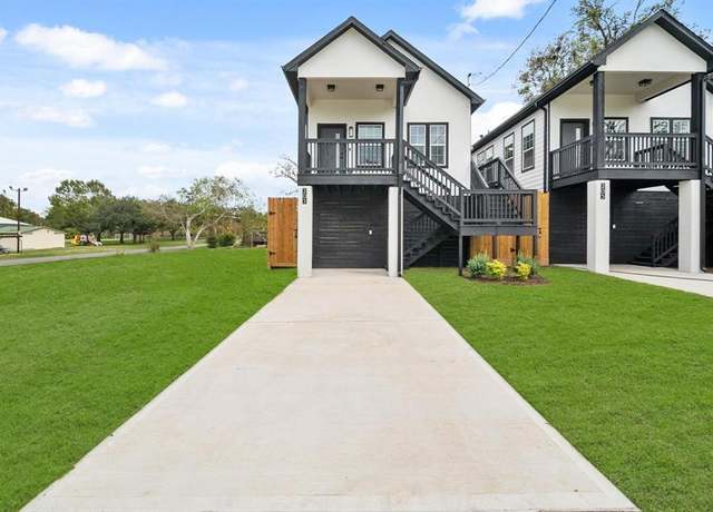 Property at 205 3rd St, Rosenberg, TX 77471, 3 beds, 2.5 baths