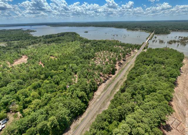 Property at 005 Fm 83, Broaddus, TX 75929