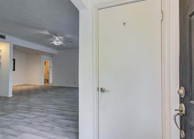 Property at 716 Bering Dr #30, Houston, TX 77057, 2 beds, 2 baths