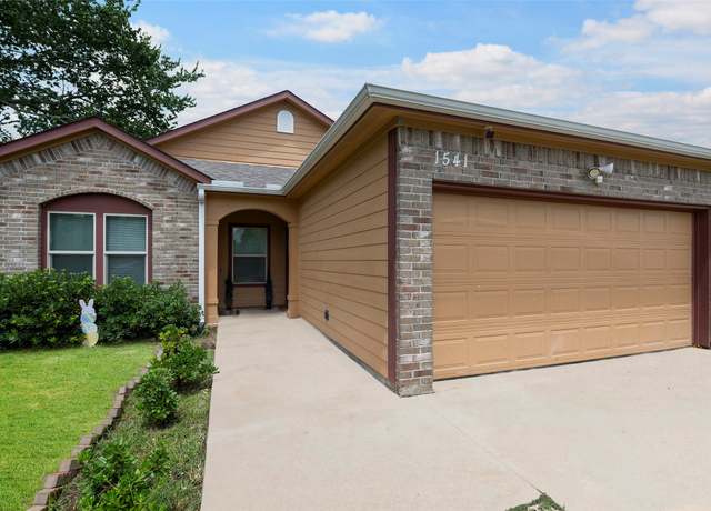 Property at 1541 3rd St, Hempstead, TX 77445, 3 beds, 2.5 baths