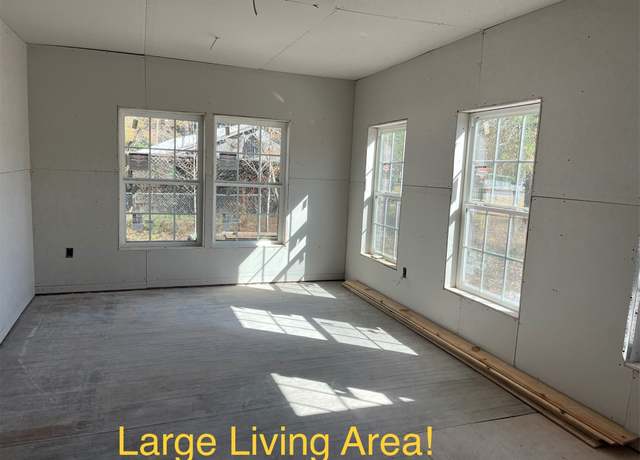 Property at 1785 S Byrd Ave, Shepherd, TX 77371, 3 beds, 1 bath