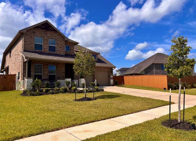 Property at 13618 Table Rock Dr, La Marque, TX 77568, 4 beds, 3 baths