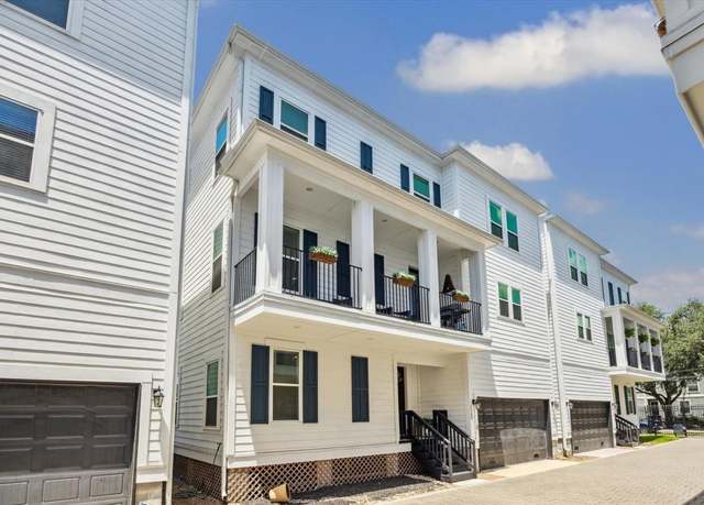 Property at 1226 W 17th St Unit E, Houston, TX 77008, 3 beds, 3.5 baths
