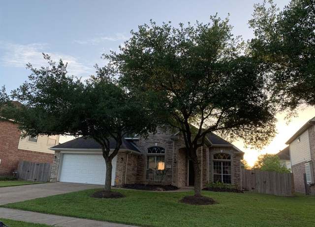 Property at 3806 Conroe Lake Ct N, Pearland, TX 77581, 4 beds, 2 baths
