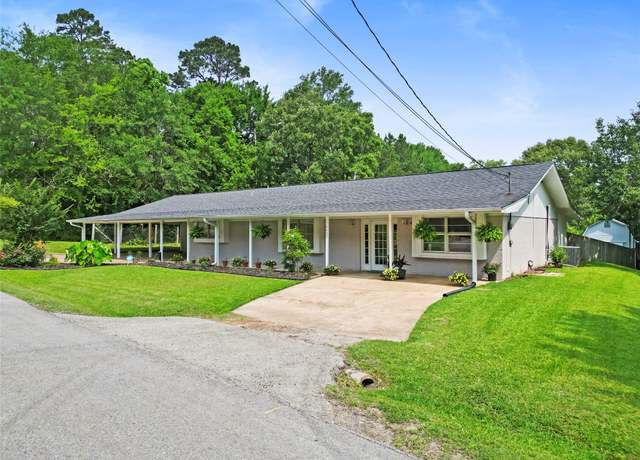 Property at 4420 Shady Ln, Huntsville, TX 77320, 4 beds, 2 baths