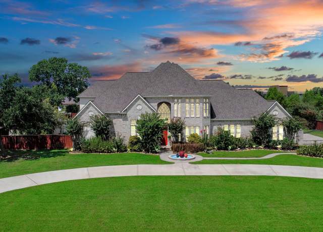 Property at 1904 Stonegrove Ct, Pearland, TX 77581, 5 beds, 4.5 baths