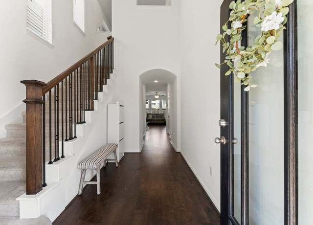 Property at 1504 Summer City Dr, Houston, TX 77047, 3 beds, 2.5 baths
