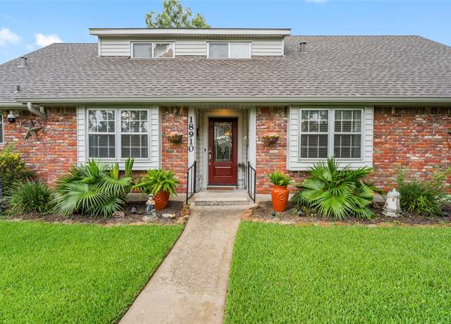 Property at 18910 Casper Dr, Spring, TX 77373, 4 beds, 3 baths