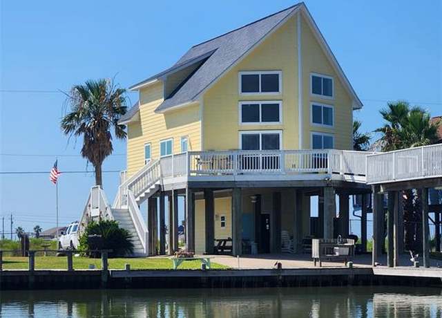 Property at 431 Swordfish Ln, Surfside Beach, TX 77541, 3 beds, 2.5 baths