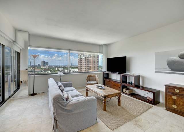 Property at 5000 Montrose Blvd Unit 17A, Houston, TX 77006, 1 bed, 1 bath