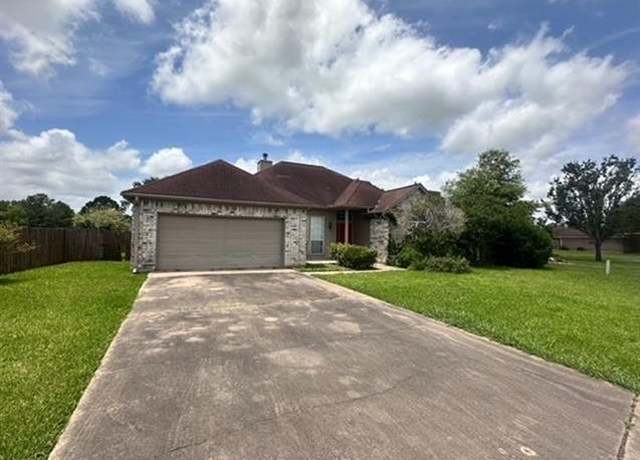 Property at 3720 Champions Dr, Beaumont, TX 77707, 4 beds, 2 baths
