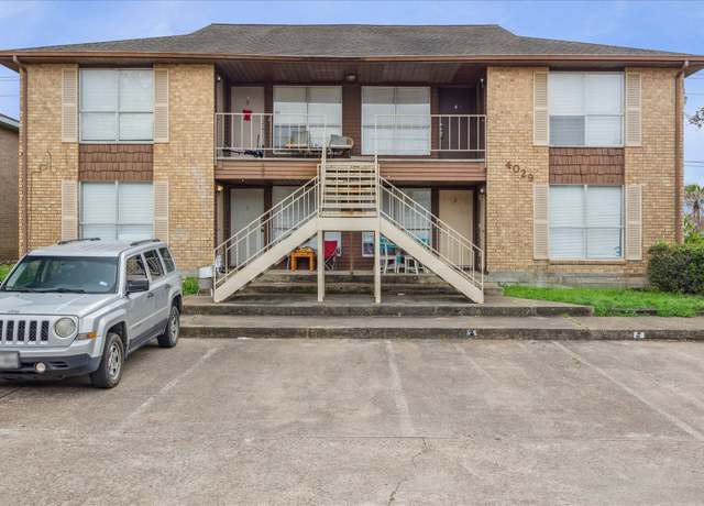 Property at 4029 Briar Hollow Dr, Dickinson, TX 77539, 2 beds, 1 bath