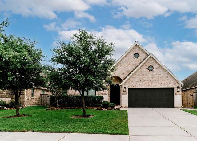 Property at 3319 Pleasant Hollow Ln, Houston, TX 77365, 4 beds, 3 baths