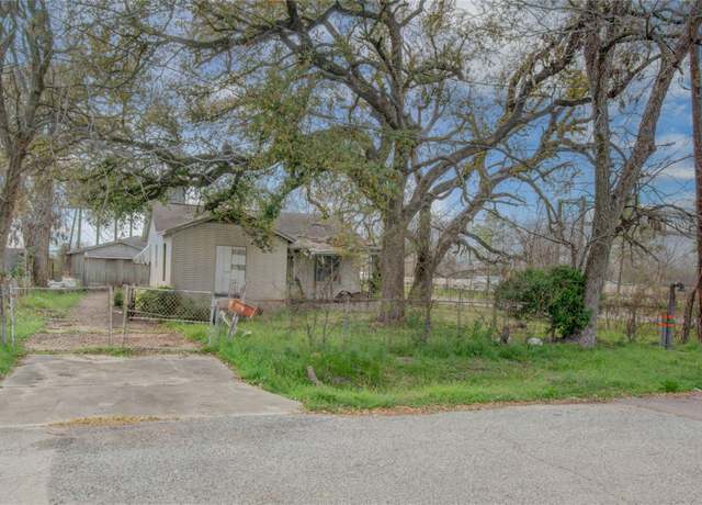 Property at 5305 Kashmere St, Houston, TX 77026, 4 beds, 2 baths
