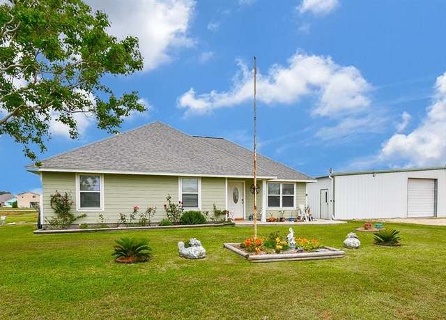 Property at 56 Buckskin Dr, Palacios, TX 77465, 3 beds, 2 baths