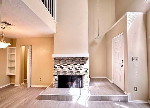 Property at 3630 Ocee St, Houston, TX 77063, 1 bed, 1 bath