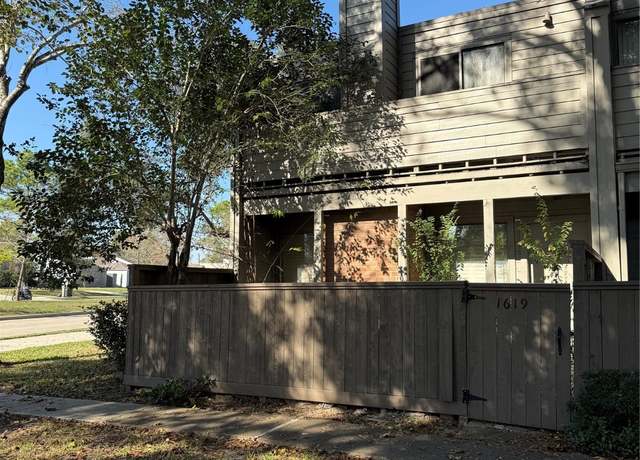 Property at 1619 S Kirkwood Rd #215, Houston, TX 77077, 2 beds, 2.5 baths