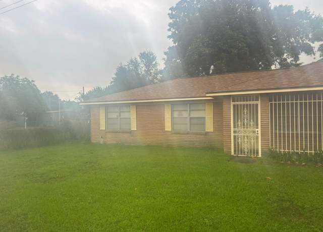 Property at 6837 Barney Rd, Houston, TX 77092, 3 beds, 2 baths