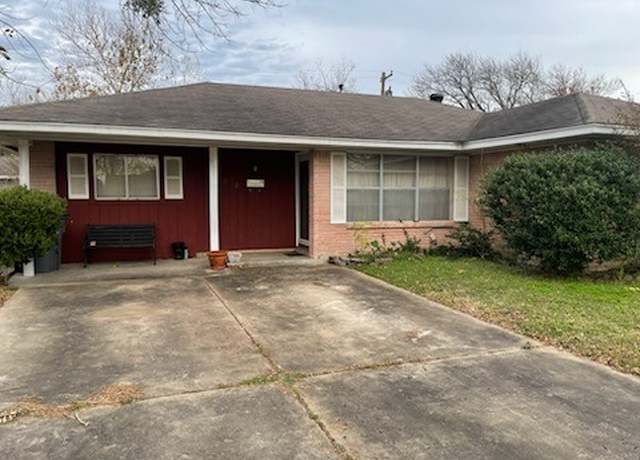 Property at 1610 Bexar Ave, Victoria, TX 77901, 4 beds, 2 baths