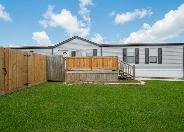 Property at 114 Oak Park Dr, Manvel, TX 77578, 4 beds, 2 baths