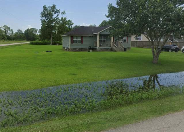 Property at 627 Elm St, Fresno, TX 77545, 6 beds, 4 baths